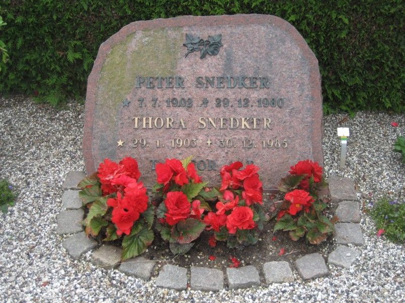 Thora Snedker .jpg